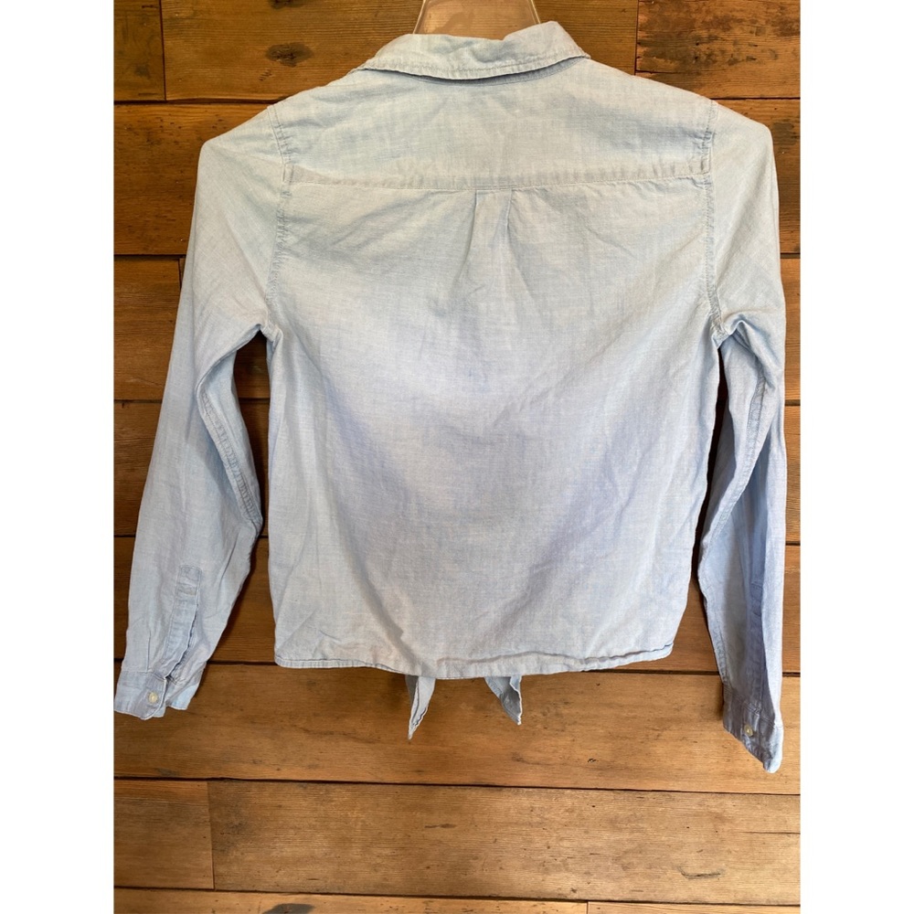 Levi’s Tie-Front Denim Shirt - Picture 3 of 6